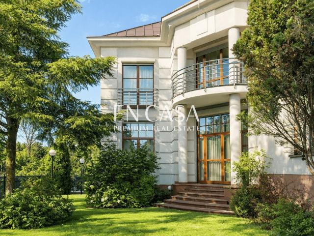 Ekskluzywny dom 550 m2 z garażem, kominkami i dużą działką