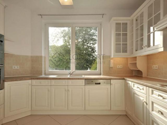 Ekskluzywny dom bliźniaczy 550 m² w Konstancinie Jeziornie