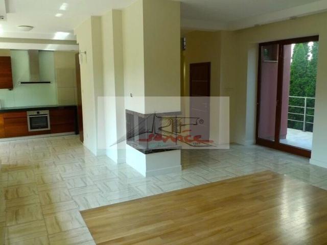 Ekskluzywny dom w Wilanowie z tarasem i poddaszem penthouse