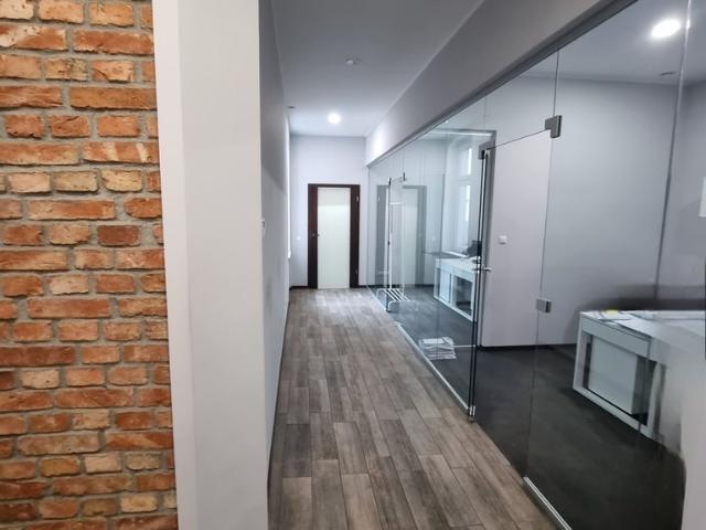 Sprzedam ekskluzywny lokal biurowy 146 m² przy Kaskadzie