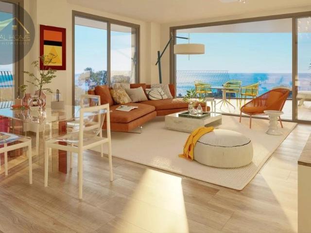 Ekskluzywny penthouse z widokiem na morze, 4 sypialnie