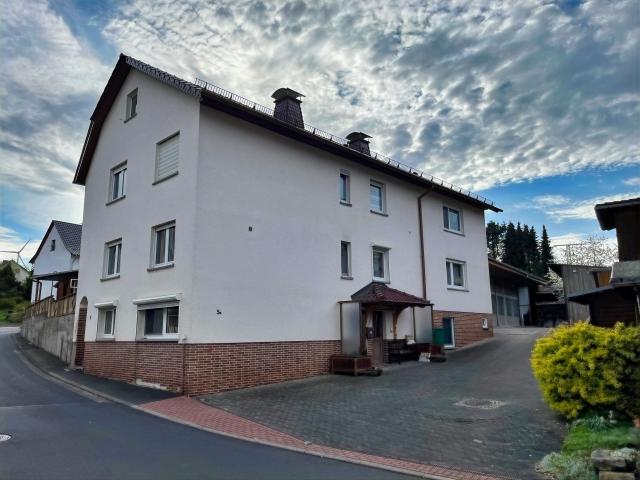 Ehemaliger Holz. und Dachbaubetrieb mit Wohnhaus in Herfa