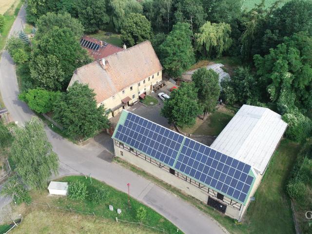 Ehemaliger 3 Seitenhof bei Leisnig mit drei Wohneinheiten, Nebengebäude und PV Anlage