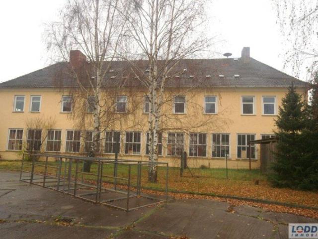 Ehemaliges Bürogebäude mit Werkstätten zu verkaufen sofort beziehbar!