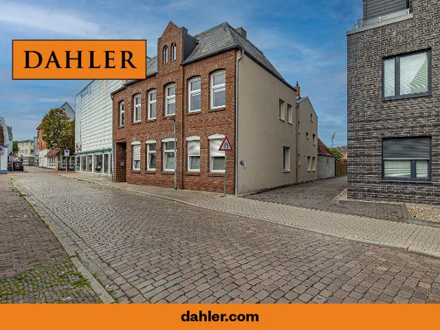Ehemaliges Herrenhaus in zentraler Lage in der Kreisstadt Heide wartet auf neuen Wind