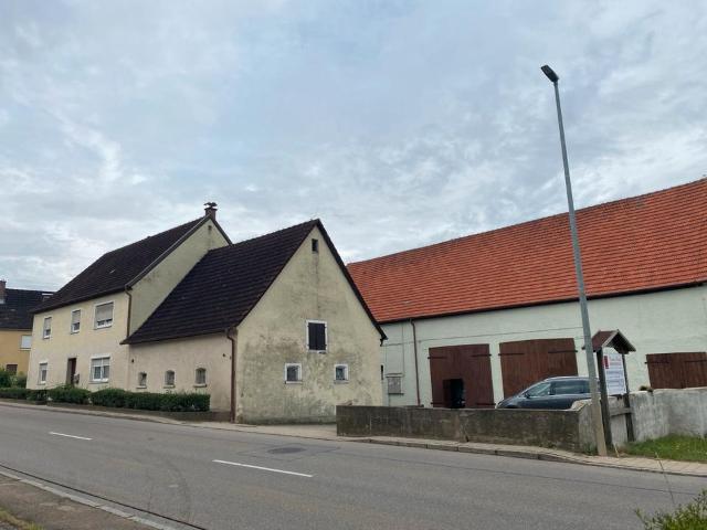 Ehemaliges landwirtschaftliches Anwesen in Auhausen