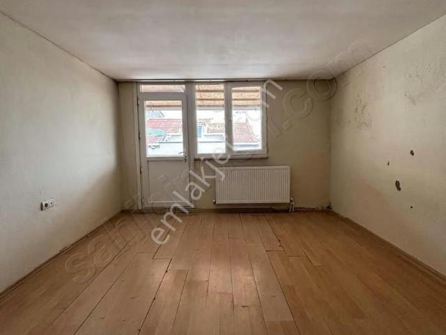 Şehitler Mah 2+1 Kiralık Çatı Katı