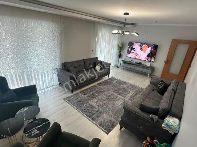 Şehitler Cd. Üzeri Sitede Lüks Donanımlı 220 M² 5+1 Dubleks
