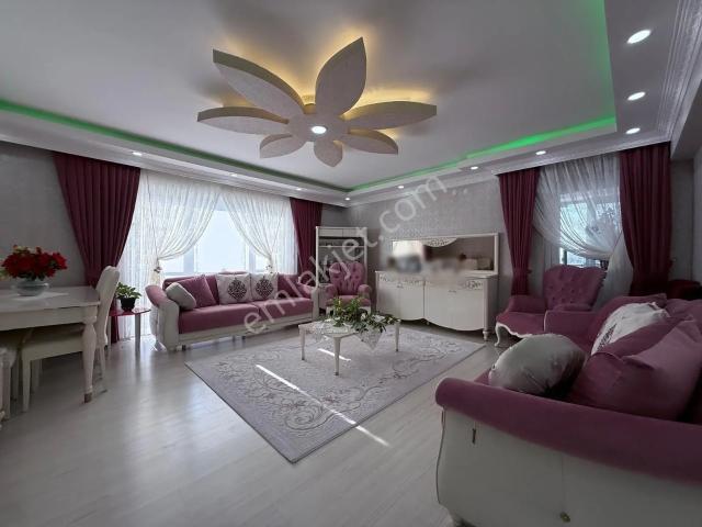 Şehitler Cd. Üzeri!tek Bloklu Lüx Sitede Panoramik Manzaralı 3+1
