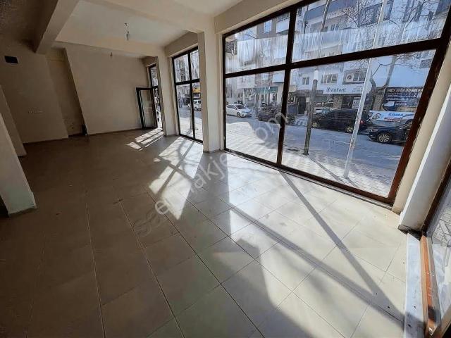 Şehitlik Mevki Geniş Wcli 700m2 Dükkan