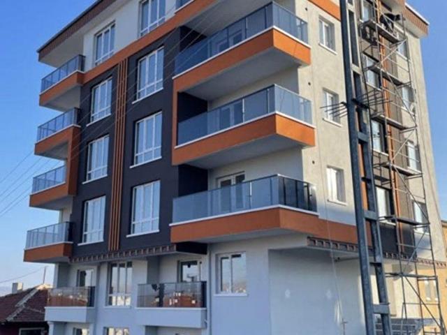 ŞEHİR MANZARALI ASLA ÖNÜ KAPANMAYACAK KONUMDA PARK CEPHELİ YEMİ BELEDİYE VE PAZARA YAKIN FERAH DAİRE