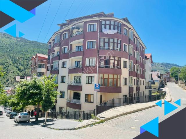 Şehir Merkezinde Halk Eğitim Karşısında Ara Kat 3+1 Satılık Daire