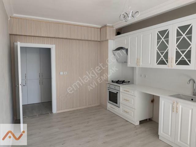 Şehir Merkezinde Site İçerisinde 3+1 160m2 Satılık Daire