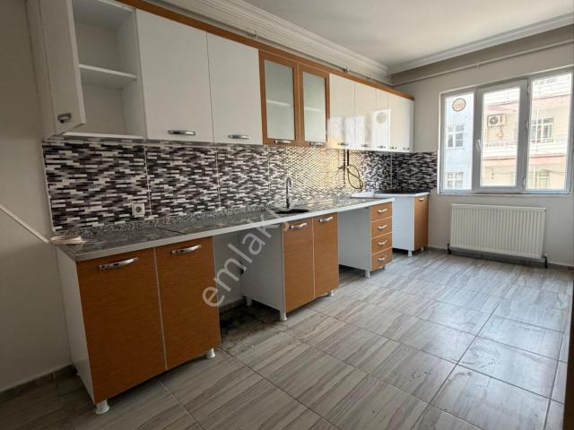 Şehir Merkezinde Park Hastanesi Civarında 2+1 Kiralık Daire