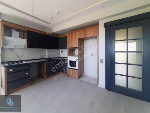 Şehir Ve Deniz Manzaralı Havuzlu 2+1 Kiralık Daire