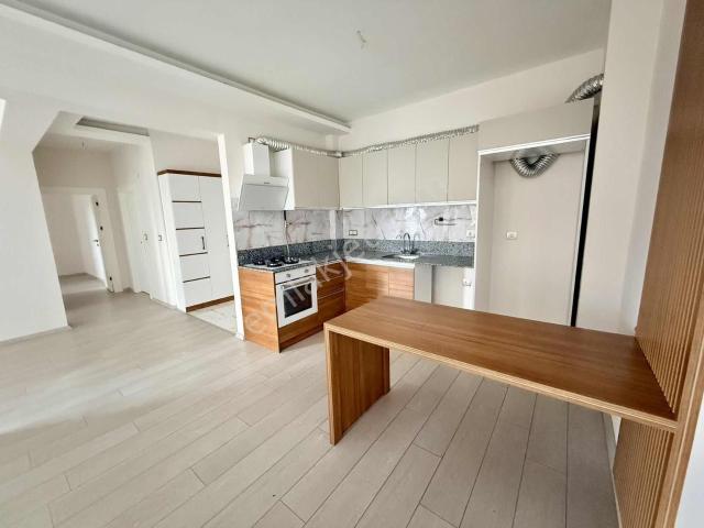Şehir Hastanesi Karşısında Acil Satılık 3+0 Daire