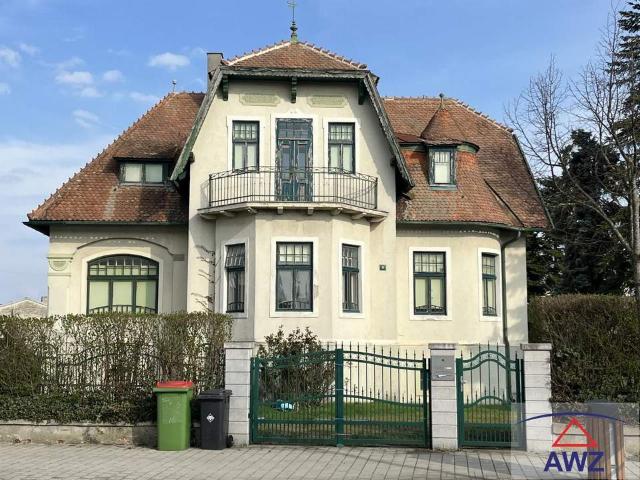 Ehrwürdige schöne Villa im Stadtzentrum! PREISGESENKT!
