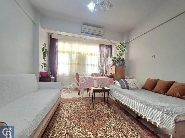 Şehremini Küçük Saray Meydanı’nda Satılık 1+1 Daire!