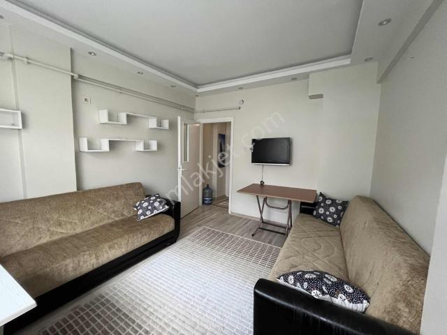 Şehremini Merkezde Full Eşyalı Temiz 1+1 Kiralık Daire