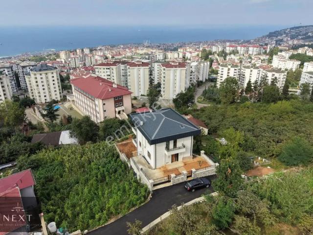 Şehrin Merkezinde En Nezih Bölgesinde Müstakil Villa