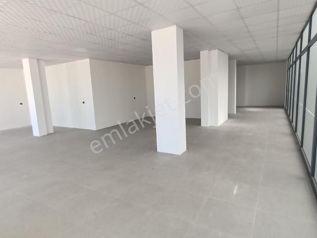 Şehzade Gayrimenkul'den Hüseyin Çokal Caddesinde Kiralık İş Yeri