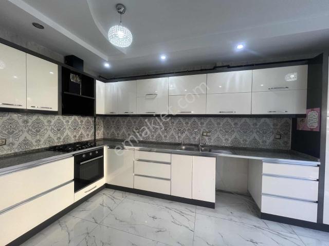 Şehzade'den Adalet'te Geniş Ve Kullanışlı 3+1 Kiralık Daire