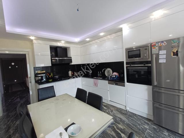 Şehzade'den Adalet'te Satılık 3+1,200 M2 Satılık Arakat Daire
