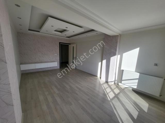 Şehzade'den Çakmak'ta Geniş Ve Ferah 4+1 Kiralık Daire