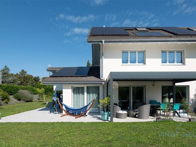Einzelagent – Charmantes Doppelhaus, 6 Zimmer mit Garten