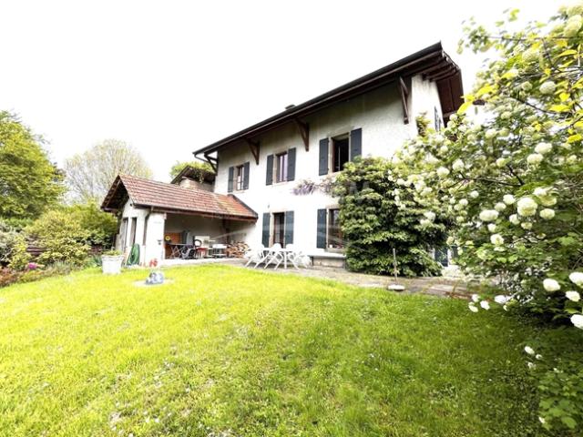 Einzelagent – Dorfhaus auf dem Land – Kamin – 4 Schlafzimmer – 2 Badezimmer – Gebühren 500 Franc