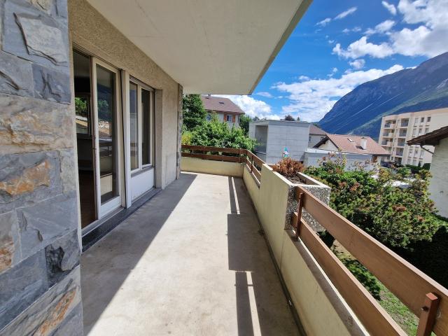EINZELAGENT – Kreuzung von 4,5 Zimmern mit 107 m² PSA in Sierre