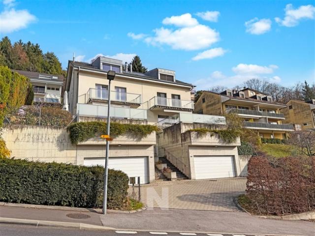 Modernes Reihenhaus zum Verkauf in Belmont