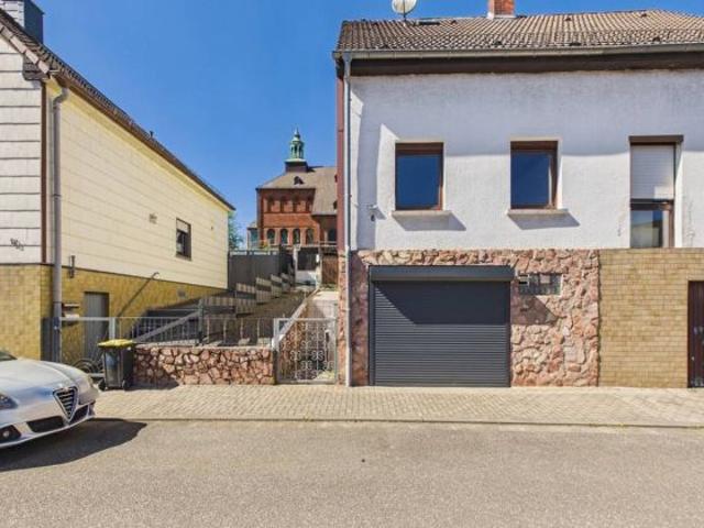 Einziehen & wohlfühlen: DHH mit 100 m² in Friedrichsthal – sofort frei!
