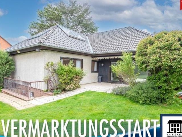 Einziehen, wohlfühlen, seniorengerecht leben – Bungalow mit Traumgrundstück in Toplage