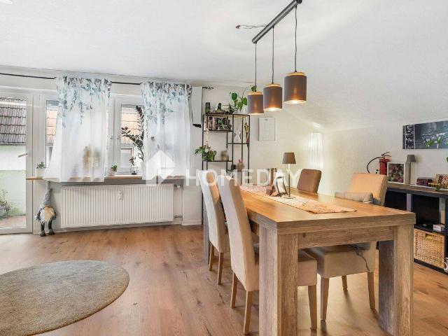 Einziehen & Wohlfühlen: Stilvolle, modernisierte 3 Zimmer Wohnung mit Sonnenbalkon in zentraler Lage