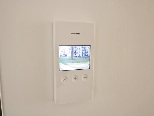 Atmosphärischer Altbauklassiker mit Dielen und EBK tolle Lage Radickestraße!