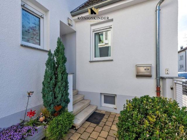 Einziehen und Wohlfühlen: Renoviertes Einfamilienhaus mit 3 Schlafzimmer, Terrasse & Stellplatz