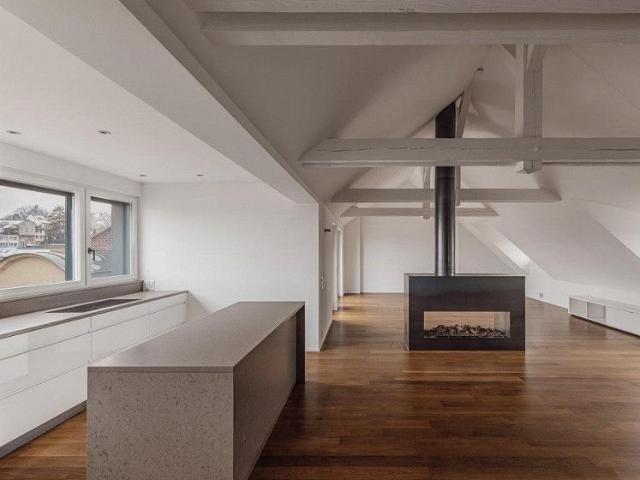 Einzigartige 2.5 Zimmer Wohnung mit Panoramablick über Zürcher Skyline