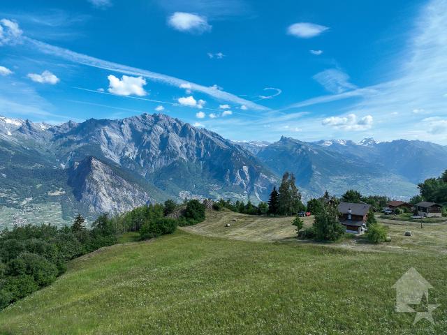 Außergewöhnliche, noch zu errichtende Chalets mit einer Fläche von 190