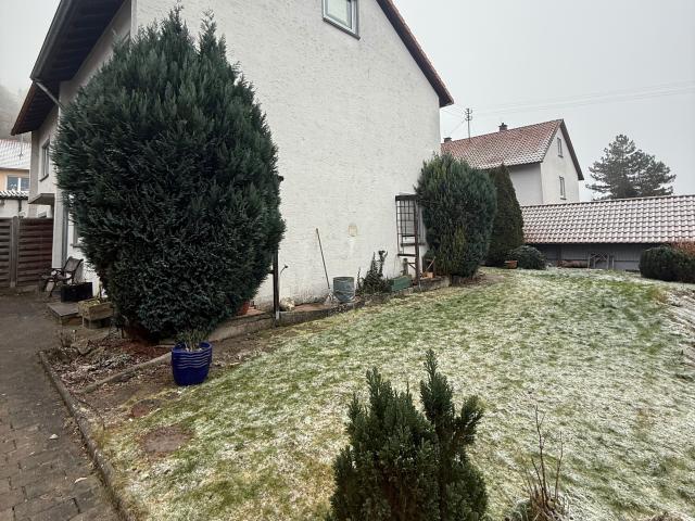 Einzigartige Doppelhaushälfte mit Garten und Garage
