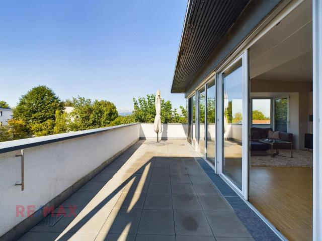Einzigartige Dachgeschosswohnung mit atemberaubender Terrasse