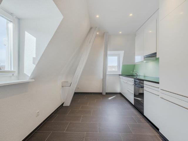 Einzigartige Dachwohnung in Seenähe