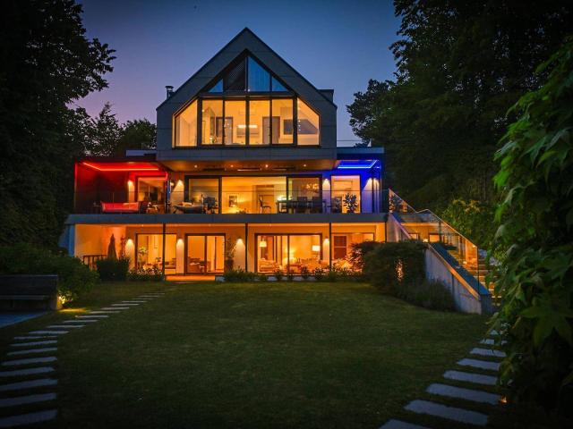 Einzigartige Design Ikone in exklusiver Seelage am Wörthersee