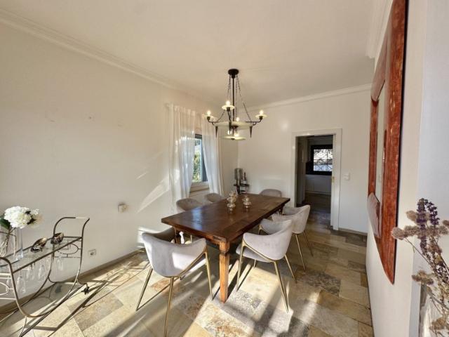 Einzigartige Einfamilienvilla am Ölberg, Klosterneuburg mit Kaufoption!