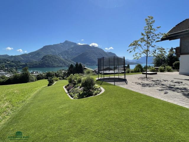 Einzigartige Landhausvilla in unverbaubarer Aussichtslage St. Gilgen