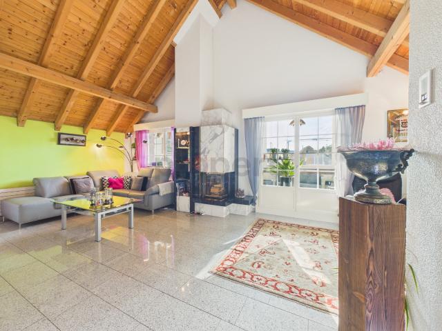 Einzigartige Maisonettewohnung mit Wintergarten und Cheminée in Amlikon Bissegg