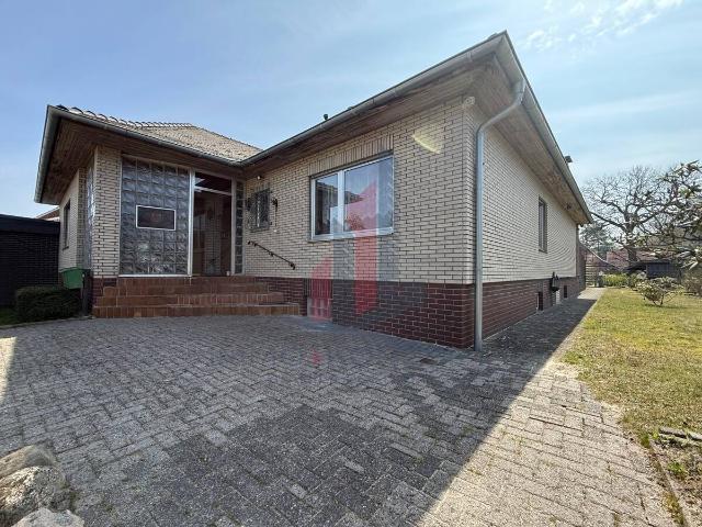 Einzigartiger Bungalow mit Einliegerwohnung und großem Baugrundstück mit Potenzial