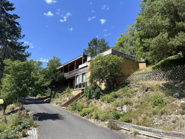 Einzigartiges Architektenhaus mit Traumblick über das Taubertal Letztes Haus auf dem Berg in Königshofen
