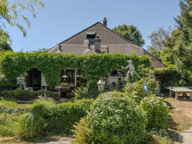 Einzigartiges Landhaus mit malerischem Garten