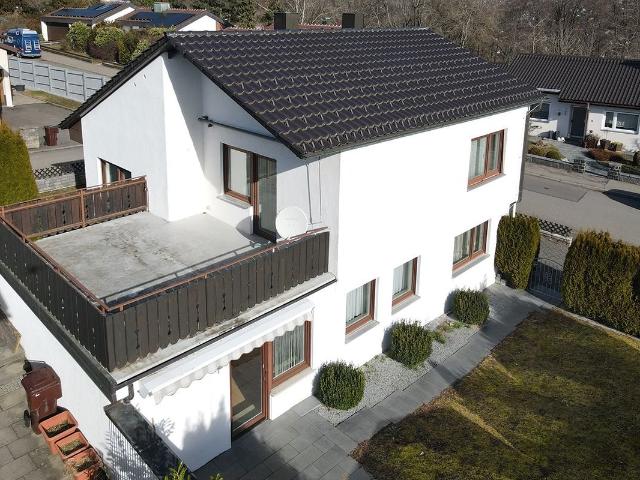Einzigartiges Wohnerlebnis. ruhige Lage, Garten und großer Dachterrasse